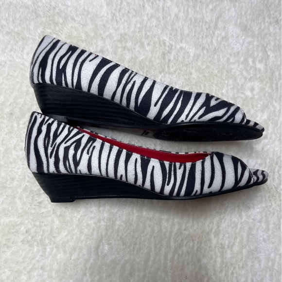 Rampage Zebra Isabella Flats - Picture 6 of 9